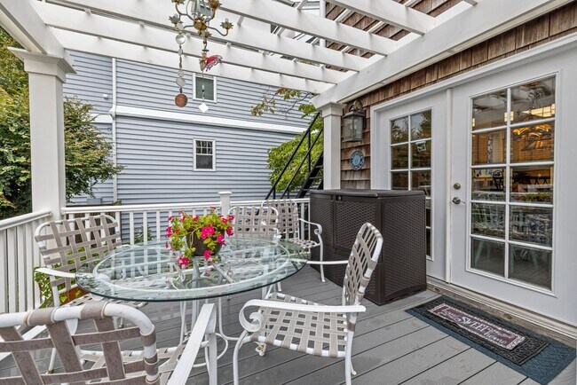 Building Photo - Timeless Ghent Home features charm and elegance in Historic Stockley Gardens