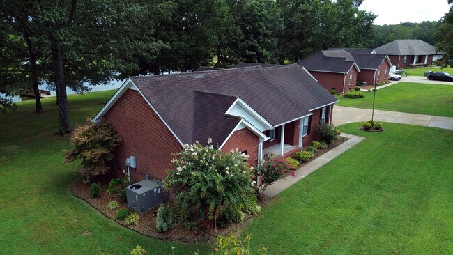 Building Photo - 19 Antietam Dr