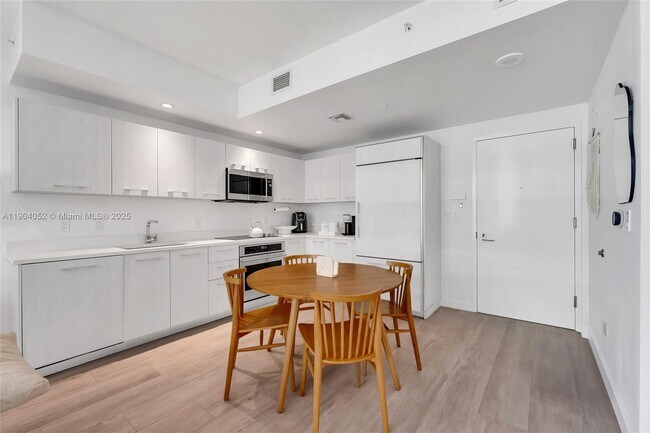 Building Photo - 55 SW 9th St