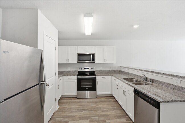 Building Photo - 15626 Del Norte Dr