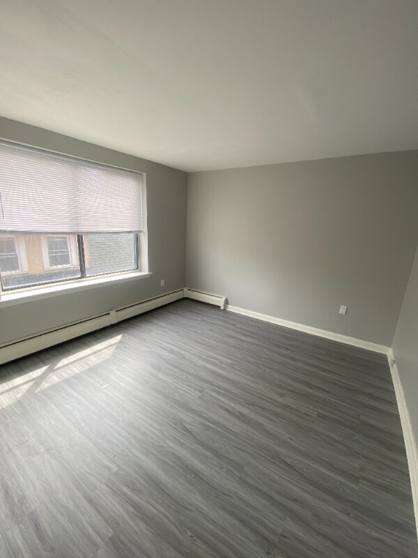 Building Photo - 31 Gillett St