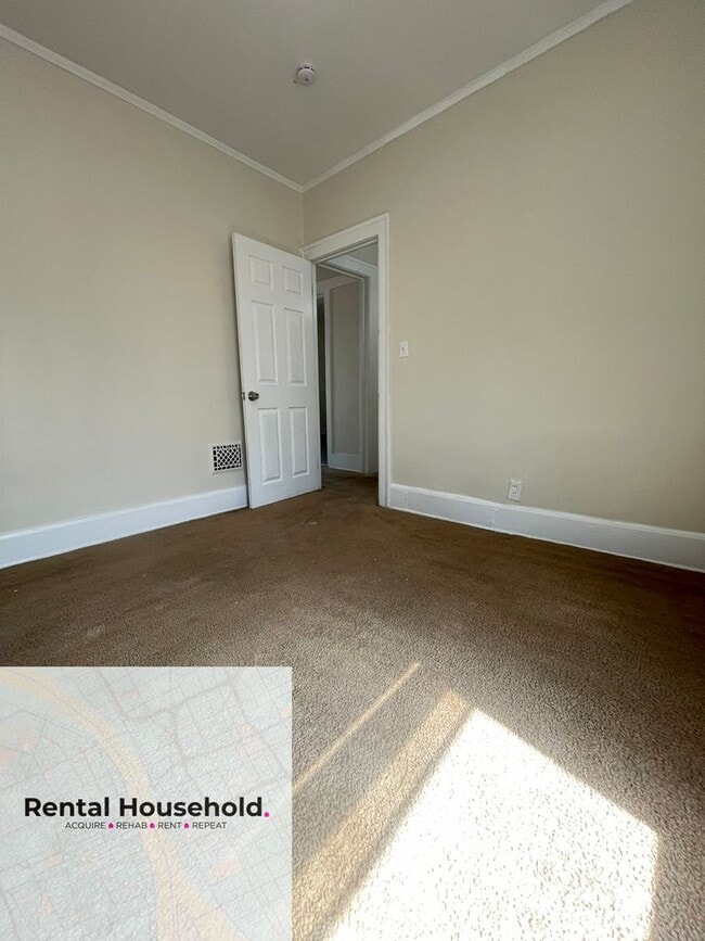 Building Photo - 5065-5067 Linsdale St. - SW 1/27/26