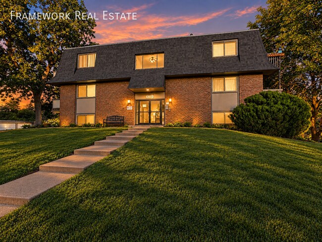 Building Photo - 280 E Highline Cir