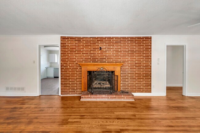 Building Photo - 2320 Dorety Pl