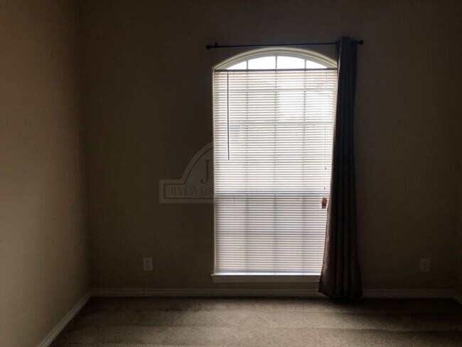 Building Photo - 301 Vega Ln