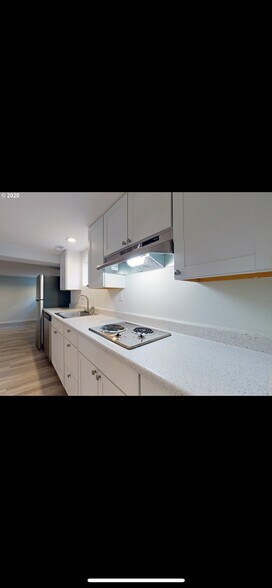 Building Photo - 7924 N Brandon Ave