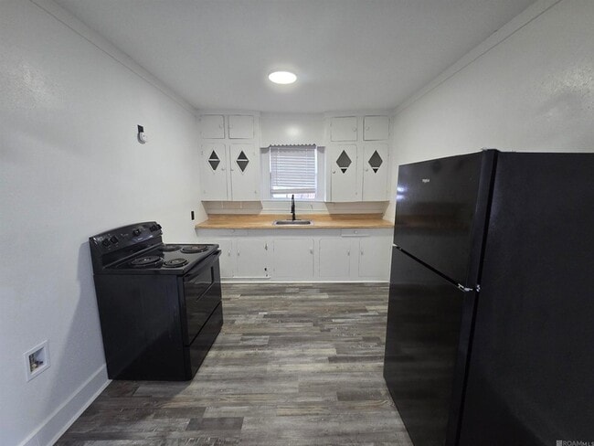 Building Photo - 2920 Sherwood St