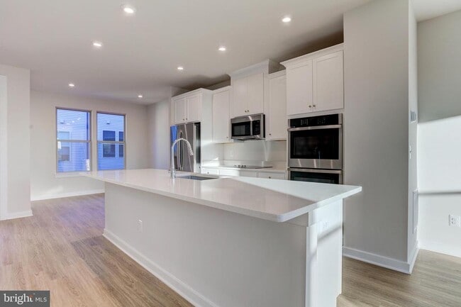 Building Photo - 13172 Arches Rd