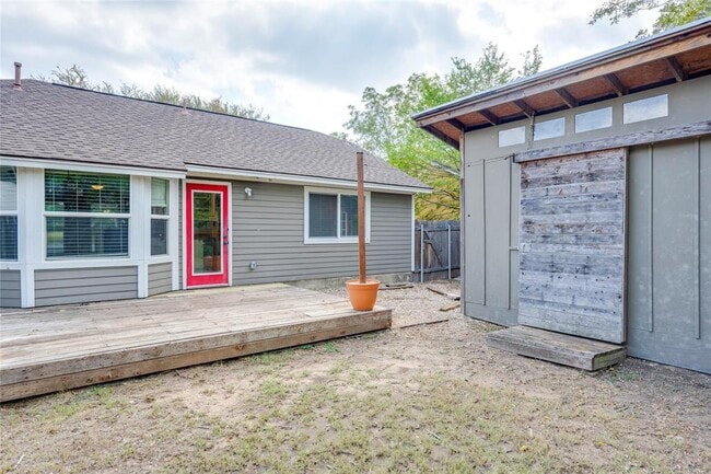 Building Photo - 8700 Soho Dr