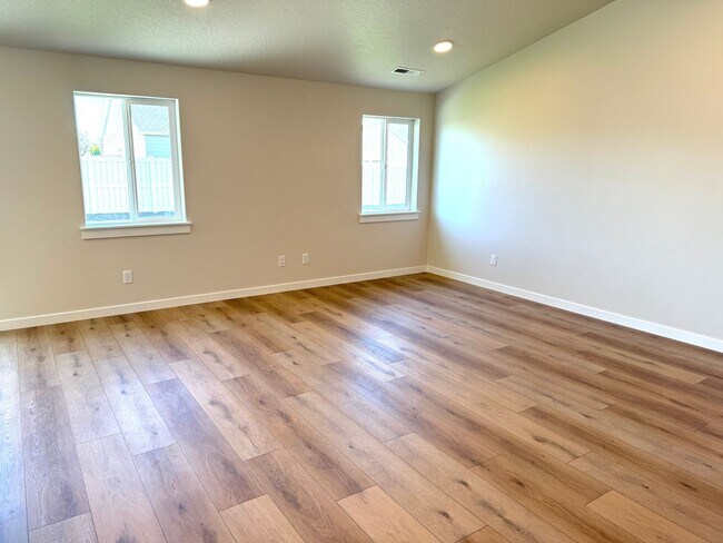 Building Photo - Newly Built 3-Bedroom with Fenced Back Yard