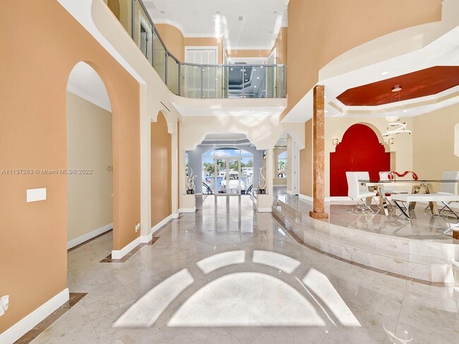 Building Photo - 7556 W Treasure Dr