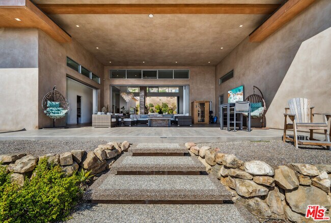 Building Photo - 10715 Yerba Buena Rd