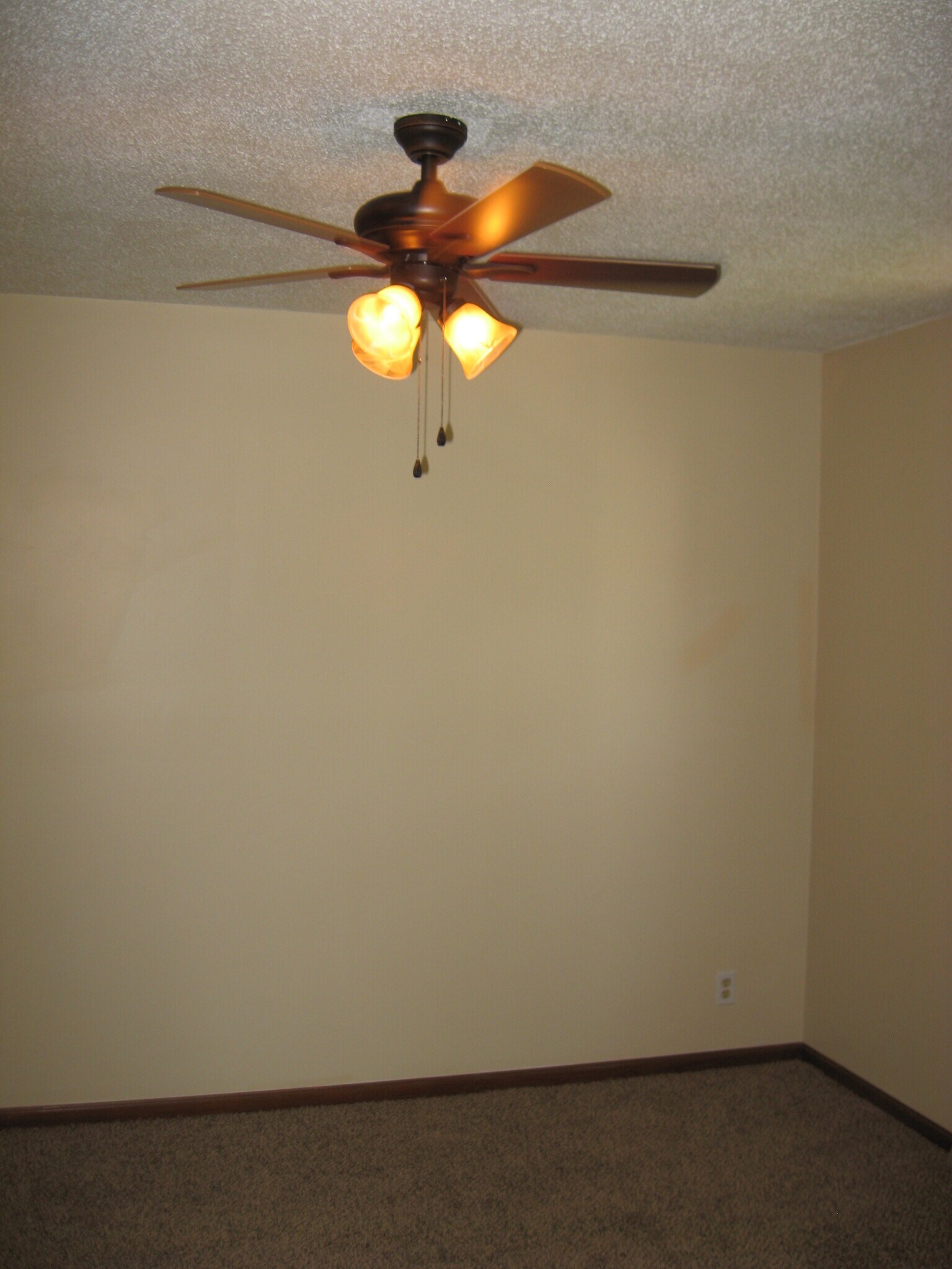 Building Photo - 1322 W 24th St S