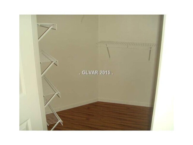 Building Photo - Nice 2-Bedroom Condo in a Guard-Gated Comm...