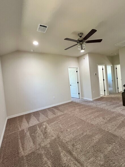 Building Photo - 9003 Gage Dr