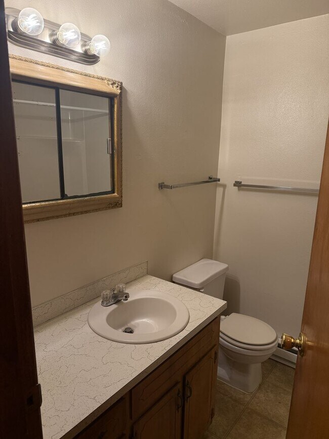 Building Photo - 2x1 @ The Colony Apartments