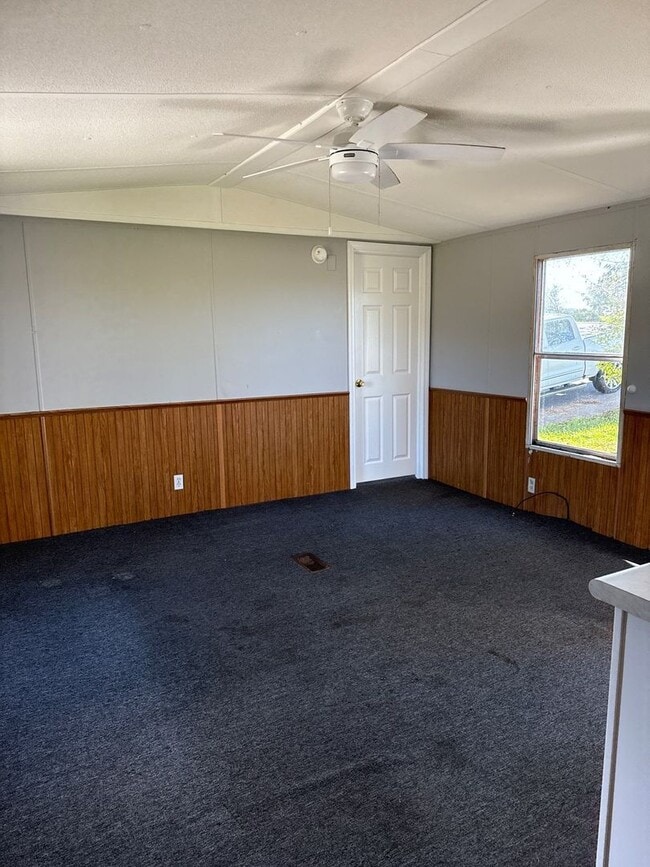 Building Photo - Peaceful 2-Bedroom Home with Scenic Views in Sparta