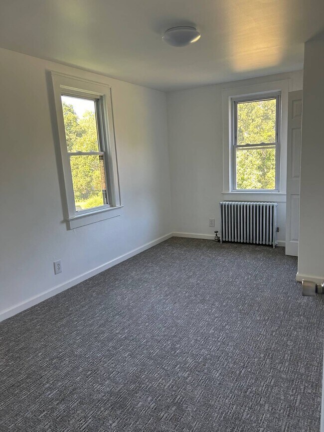 Building Photo - 54 Pancake Hollow Rd