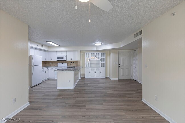 Primary Photo - 1275 Wildwood Lakes Blvd