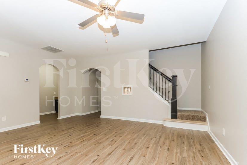 Building Photo - 115 Macalester Dr