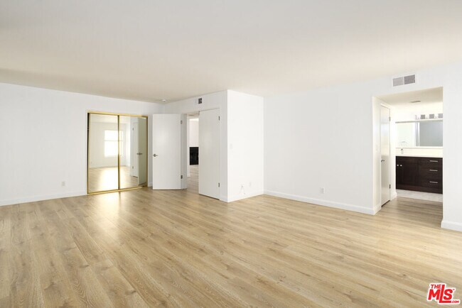 Building Photo - 1738 S Bentley Ave