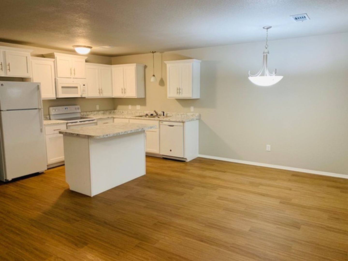 Building Photo - 2121 Ingalls Ln