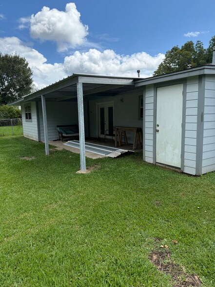 Building Photo - 7160 Click Dr