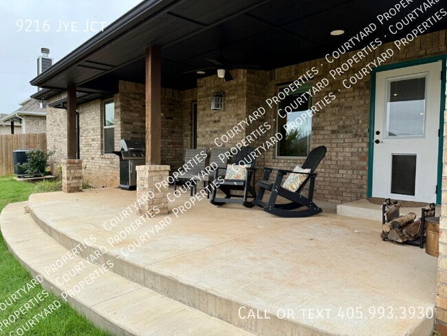 Building Photo - 9216 Jye Jct