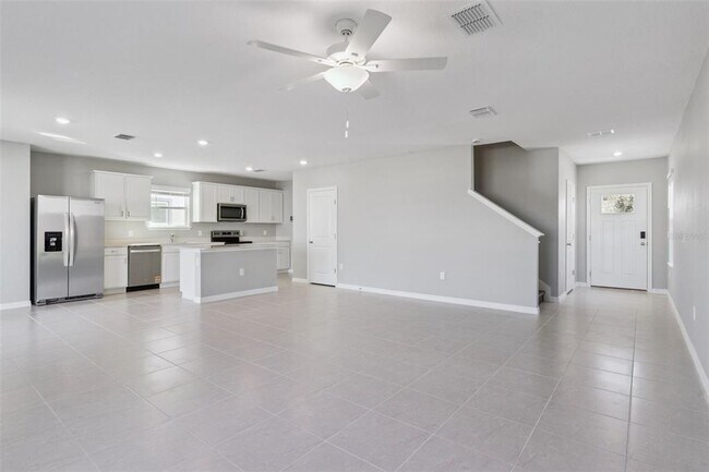 Building Photo - 1087 Silverlake Blvd