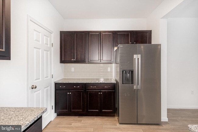 Building Photo - 7880 Briarwood Dr