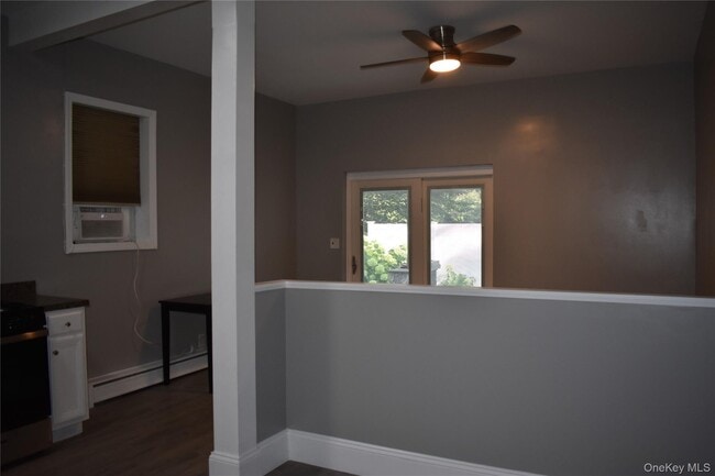 Building Photo - 30 Willow Rd