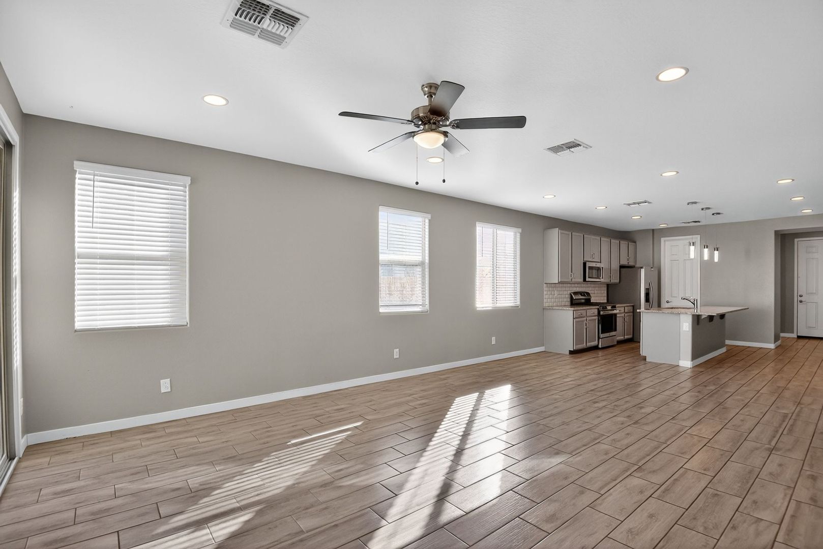 Building Photo - 10810 W Grant St