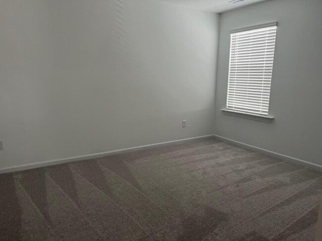 Building Photo - 198 Blue Butterfly Dr