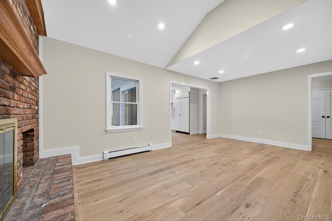 Building Photo - 43 Edcris Ln