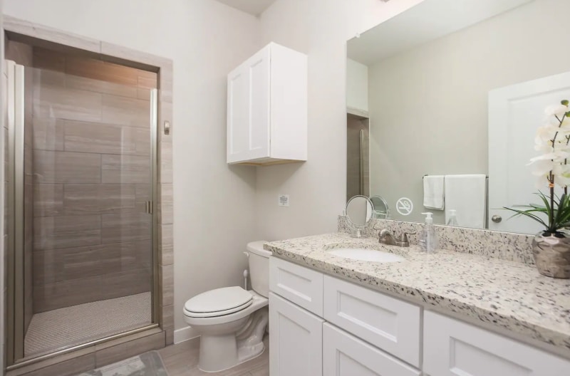 Charlie-3 Private Master Suite Bath w/Walk-in Shower - 850 E Erie Ave