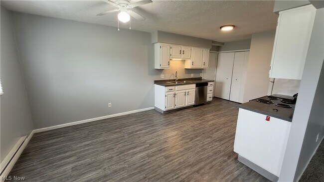 Building Photo - 229 Brunswick Dr