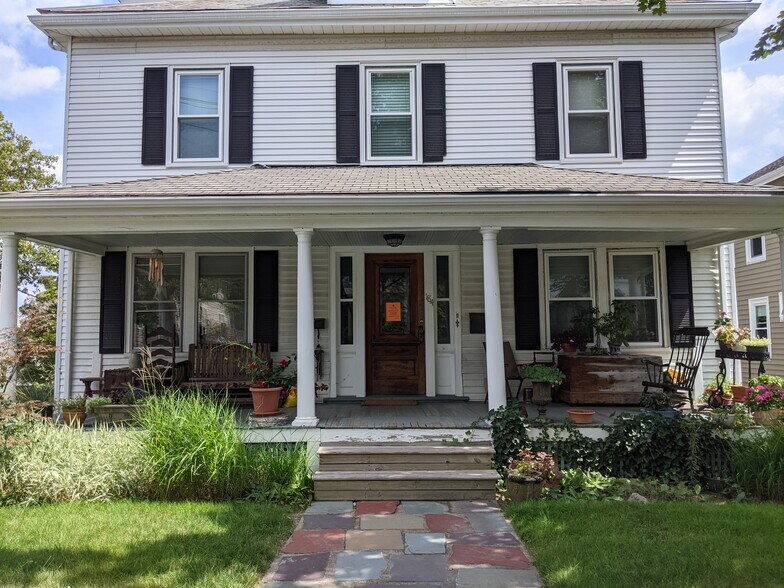 Building Photo - 184 White St