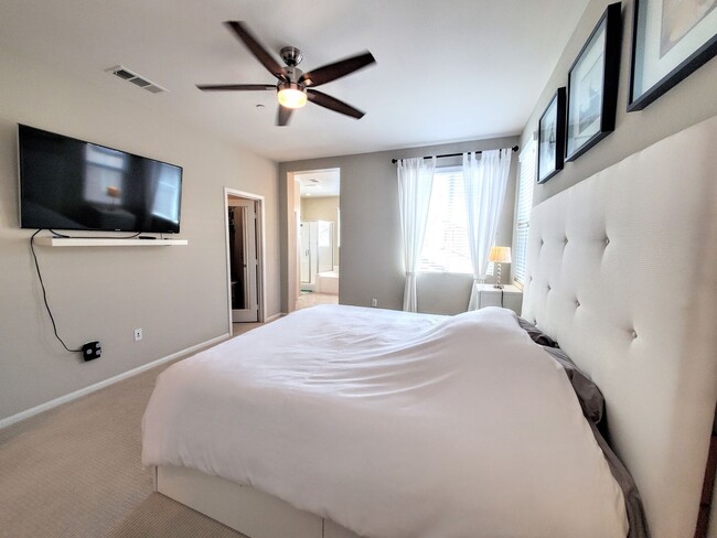 Building Photo - Gorgeous Home- Lots of Upgrades