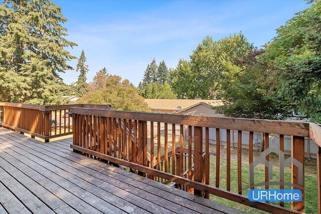 Building Photo - 424 SE 169th Ave