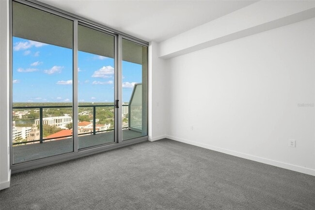 Building Photo - 400 Central Ave