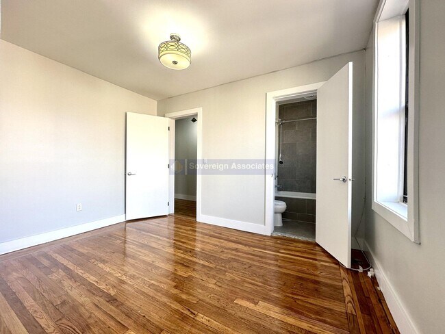 Building Photo - 564 West 189th