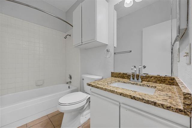 Building Photo - 3500 E Park Blvd