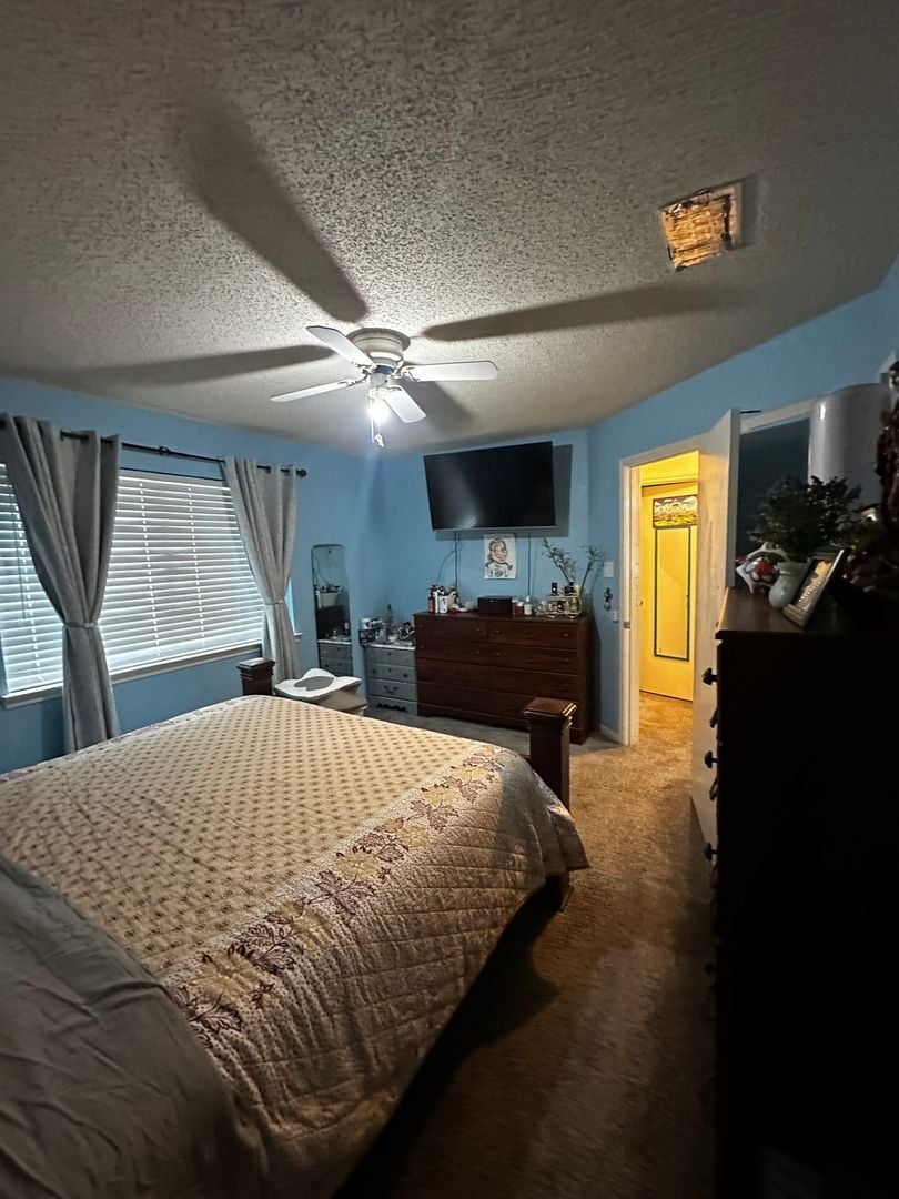 Building Photo - 4703 Stone Ridge Dr