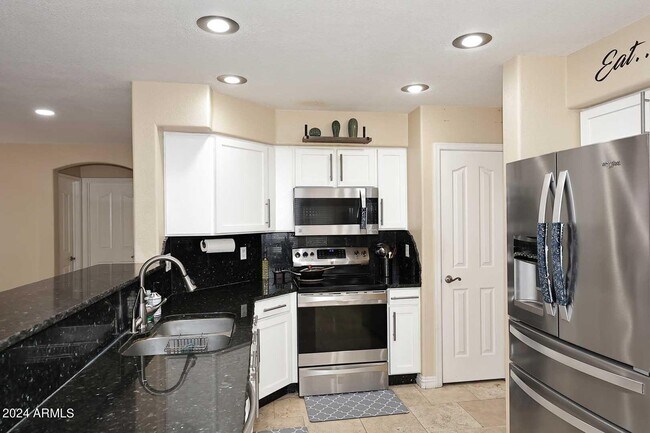 Building Photo - 25224 N 66th Dr