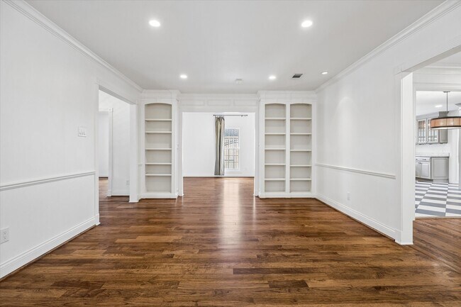 Building Photo - 5210 Meadow Lake Ln