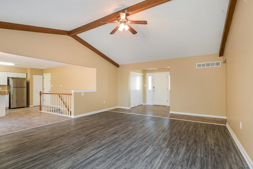Building Photo - 1233 Colby Dr