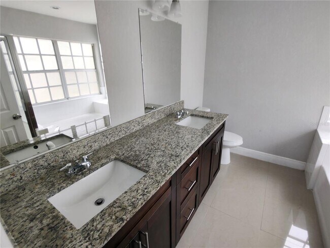 Building Photo - 709 Chilt Dr