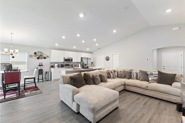 Building Photo - 2172 Desert Rose Dr