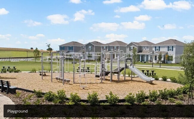 Building Photo - 2622 Runners Cir