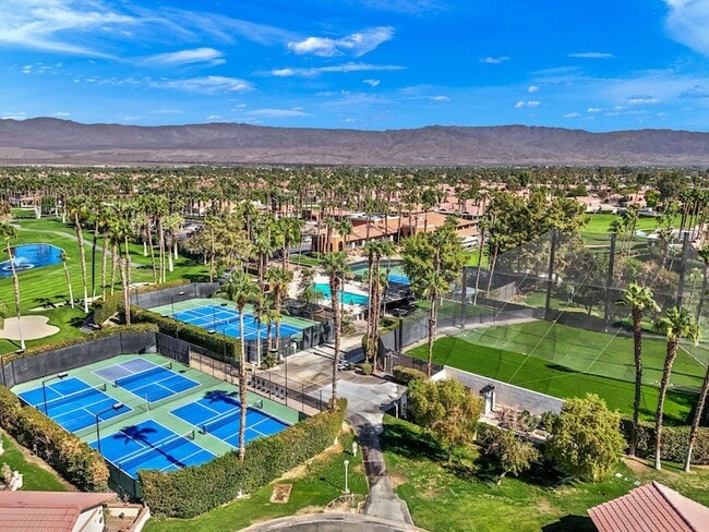 Building Photo - 42654 Sand Dune Dr